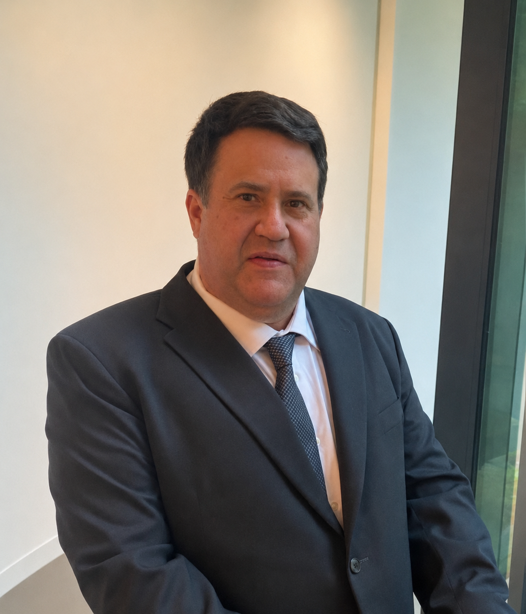 Dr. Jason Dellavecchia